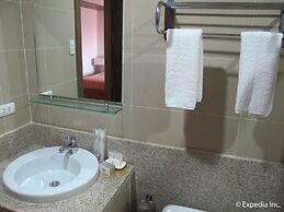 Leope Hotel