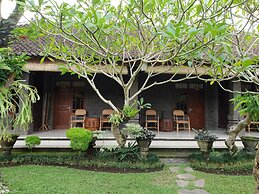 Liyer House