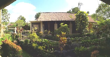 Liyer House