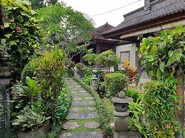 Liyer House