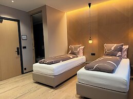 Hotel Lotus