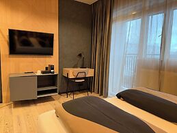 Hotel Lotus