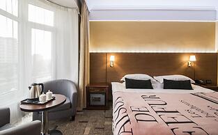 New West Hotel
