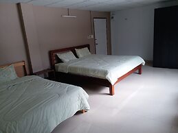 New Wanchai Hotel Pakchong