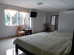 New Wanchai Hotel Pakchong