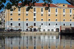 Hydrama Grand Hotel