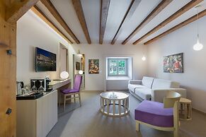 Hydrama Grand Hotel