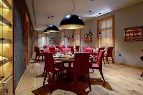 Hydrama Grand Hotel
