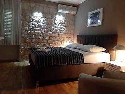 Carol Rooms