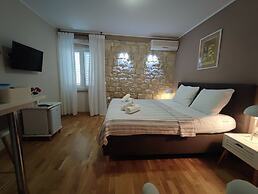 Carol Rooms