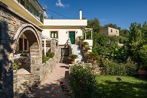 Lydia Lithos Houses