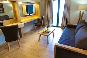 Elmi Suites Beach Hotel - All Inclusive