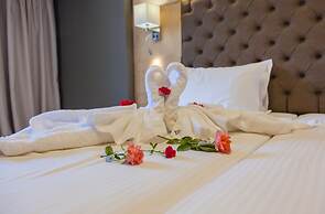 Elmi Suites Beach Hotel - All Inclusive
