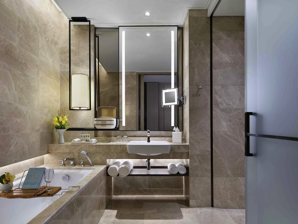 Sofitel Singapore City Centre