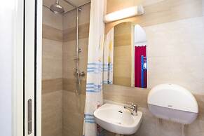Bastille Hostel