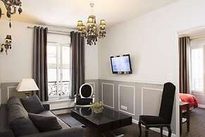 Bastille Hostel