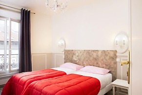 Bastille Hostel