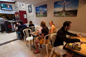 Bastille Hostel
