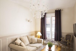 Bastille Hostel