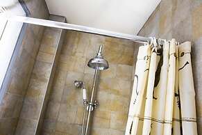 Bastille Hostel