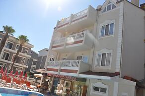 Basil's Apart Hotel
