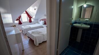 Basil's Apart Hotel