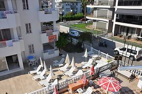 Basil's Apart Hotel