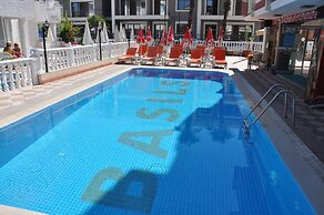 Basil's Apart Hotel