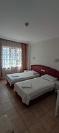Basil's Apart Hotel