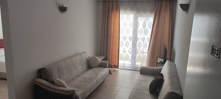 Basil's Apart Hotel