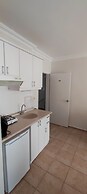 Basil's Apart Hotel