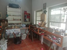 Housemartin Guest Lodge