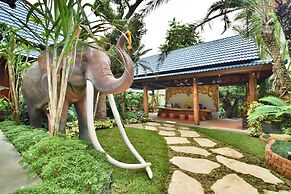 The Nine Thipthara Klongson Resort