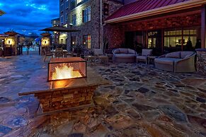Black Fox Lodge Pigeon Forge, Tapestry Collection by Hilton