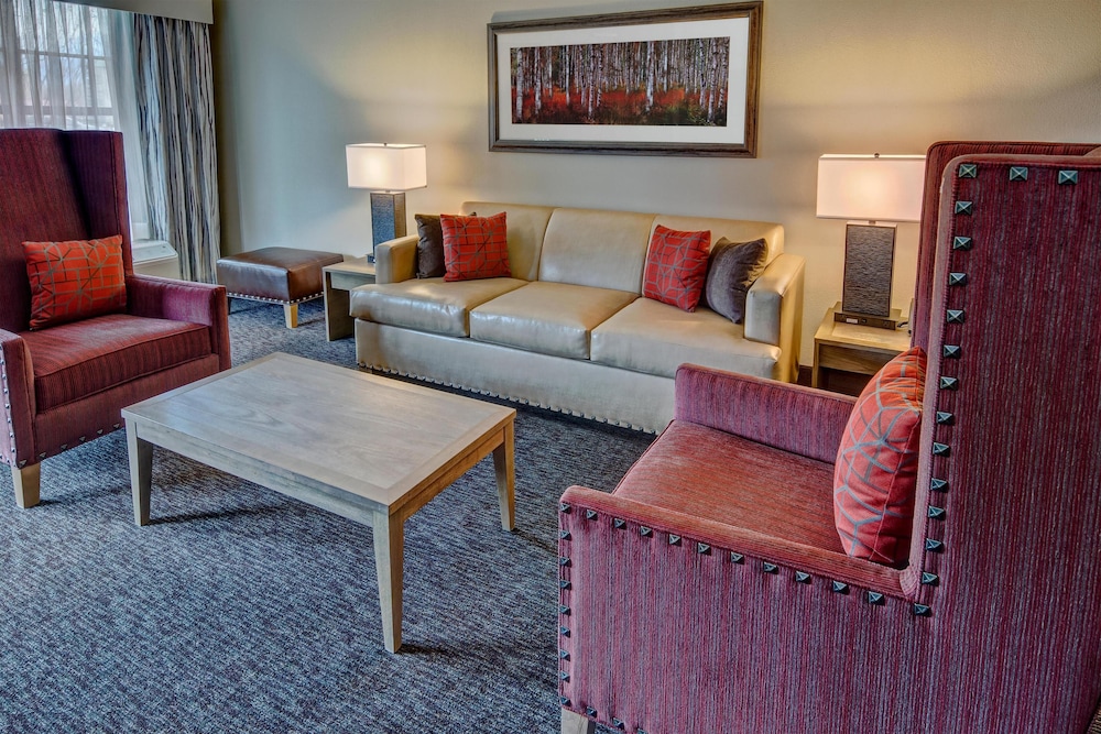 Black Fox Lodge Pigeon Forge, Tapestry Collection by Hilton