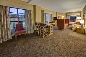 Black Fox Lodge Pigeon Forge, Tapestry Collection by Hilton