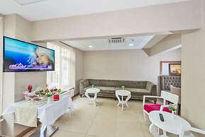 La Garden Hotel