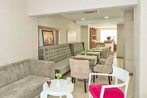 La Garden Hotel