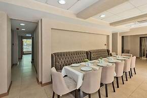 La Garden Hotel