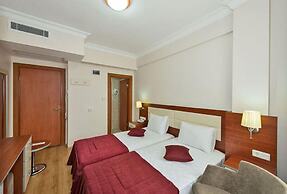 La Garden Hotel
