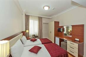 La Garden Hotel