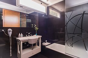 Soho Luxury Suites
