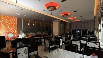 Crown Garden Hotel