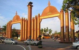 Crown Garden Hotel
