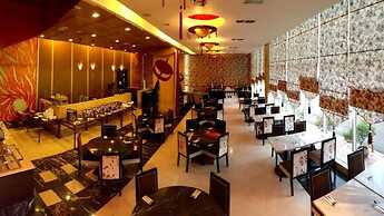 Crown Garden Hotel