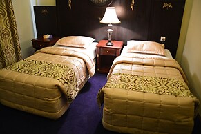 Acacia Hotel & Suites