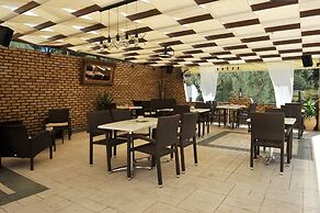 Marina Hotel