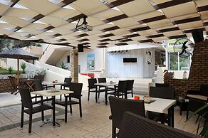 Marina Hotel