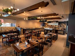 Hotel Mirra San Luis