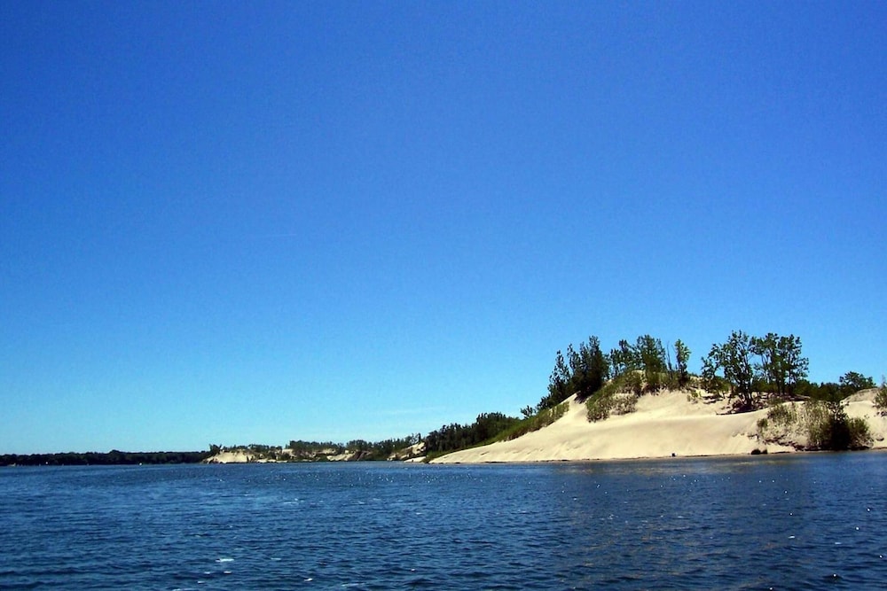 Newsroom Suites